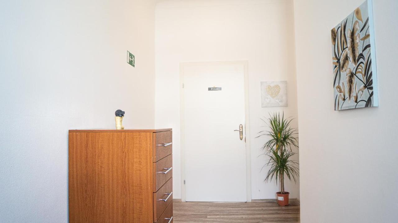 וינה Spacious Shared Apartment Schoenbrunn מראה חיצוני תמונה